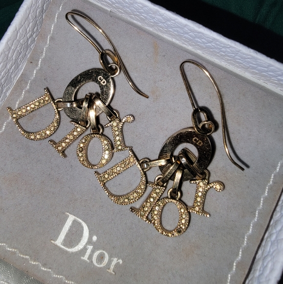 Pre Owned, DIOR charm gold crystal necklace and earings set. - Picture 2 of 8